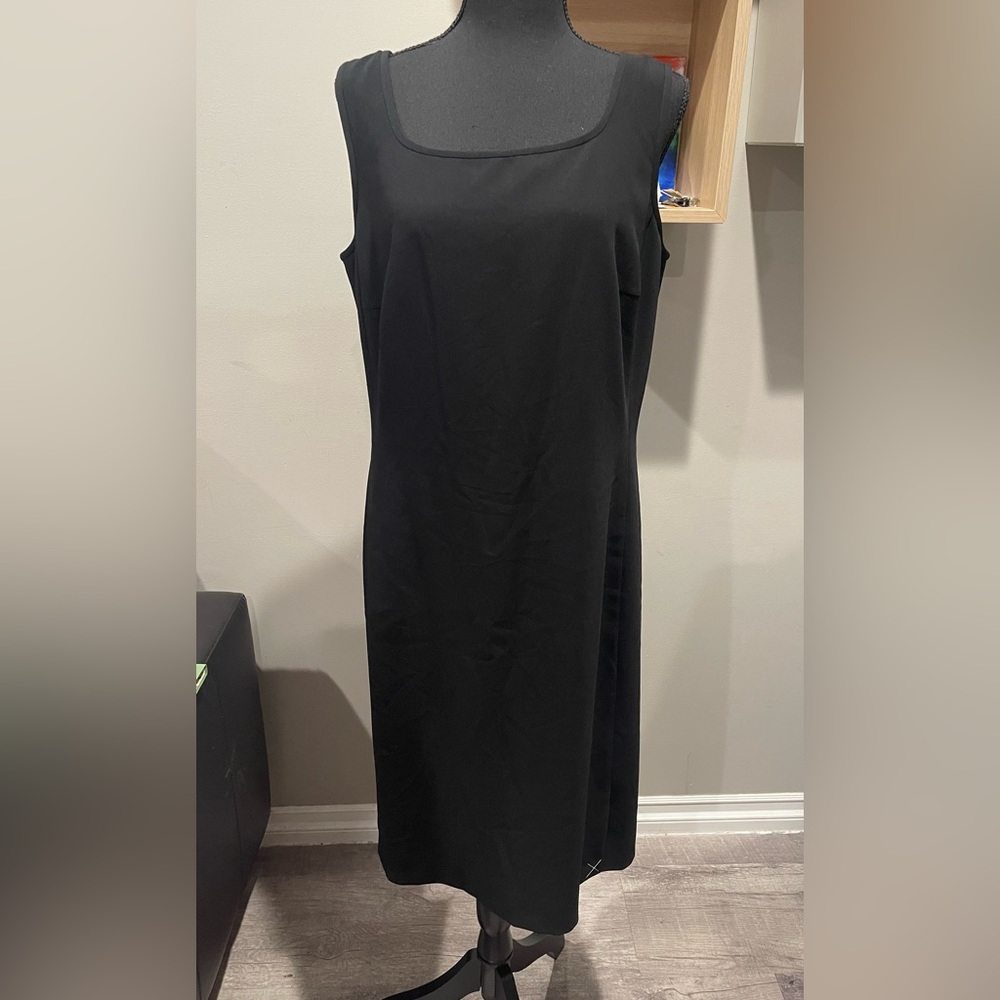 NWT Ann Taylor Black Sleeveless Scoop-Neck Front Slit Sheath Dress